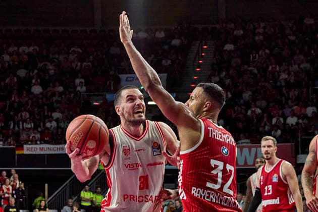 German Basketball Bundesliga (BBL), FC Bayern Munich Basketball vs. BMA365 Bamberg Baskets, Munich FC Bayern Basketball, Bamberg Baskets MBA365, September 20, 2026, in Munich, BMW Park: Daniel Keppeler (BMA365 Bamberg Baskets), Center (C), No. 31 (BAM31); Johannes Thiemann (FC Bayern Basketball), Power Forward (PF), No. 32 (FCBB32), Sportworld Munich, BMW Park, Bayern, Germany