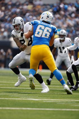 INGLEWOOD, CA - SEPTEMBER 20: Las Vegas Raiders defensive end Maxx Crosby (98) rushing the passer during the NFL, American Football Herren, USA game between the Las Vegas Raiders and the Los Angeles Chargers on September 20, 2026, at SoFi Stadium in Inglewood, CA. (Photo by Jevone Moore Icon Sportswire) NFL: SEP 20 Raiders at Chargers EDITORIAL USE ONLY Icon260920861