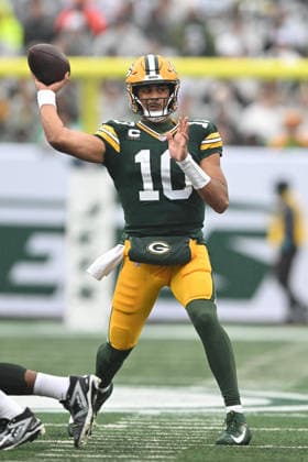 September 20, 2026, East Rutherford, New Jersey, United States of America: East Rutherford, United States of America. 20 Sep, 2026. Green Bay Packers Quarterback JORDAN LOVE (10) in action at MetLife Stadium. Green Bay Packers defeated New York Jets 20 to 17. Credit: , Jr. Alamy Live News East Rutherford United States of America - ZUMAa301 20260920_aaf_a301_032 Copyright: xBrooksxVonxArxx