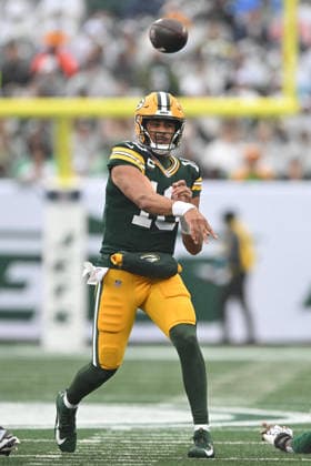September 20, 2026, East Rutherford, New Jersey, United States of America: East Rutherford, United States of America. 20 Sep, 2026. Green Bay Packers Quarterback JORDAN LOVE (10) in action at MetLife Stadium. Green Bay Packers defeated New York Jets 20 to 17. Credit: , Jr. Alamy Live News Sports News - September 20, 2026  - ZUMAa301 20260920_aaf_a301_012 Copyright: xBrooksxVonxArxx