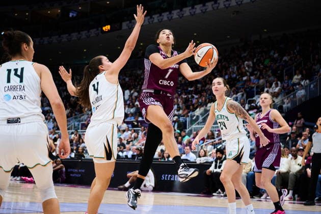 September 20, 2026, Toronto, On, Canada: Toronto Tempo s Kiki Rice (1) drives to the net through New York Liberty s Marine Fauthoux (4), left, and Anneli Maley (24) during second half WNBA, Basketball Damen, USA basketball action in Toronto, on Sunday, Sept. 20, 2026. Canada News - September 20, 2026  - ZUMAc35_ 20260920_zaf_c35_198 Copyright: xSammyxKoganx