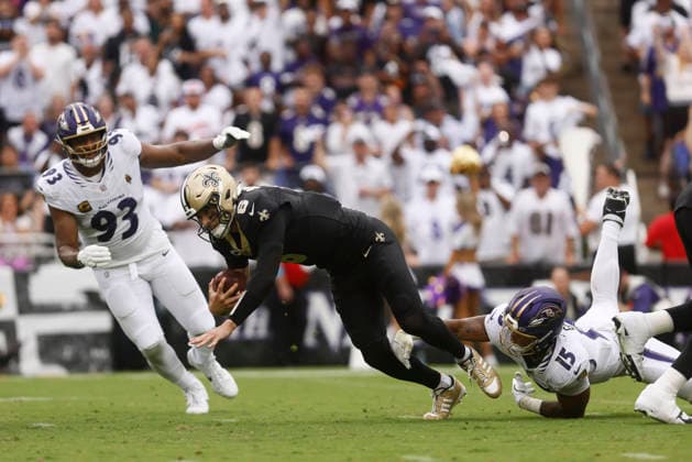 New Orleans Saints quarterback Tyler Shough (6) is pressured by Baltimore Ravens linebacker Mike Green (15) during an NFL, American Football Herren, USA game. Sep 20, 2026; Baltimore, MD, USA; at M&T Bank Stadium. New Orleans won 24-17. Mandatory Credit: -Cal Media NFL 2026: Saints Vs Ravens SEP 20  - ZUMAc04_ 20260920_zma_c04_210 Copyright: xMikexBuscherx