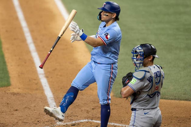 September 20, 2026, Arlington, Texas, USA: Texas Rangers left fielder ALEJANDRO OSUNA (19) comes up to bat against the Toronto Blue Jays at Globe Life Field. Blue Jays win 7-2. Arlington USA - ZUMAf180 20260920_zsp_f180_024 Copyright: xMarkxFannx