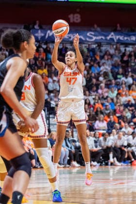 UNCASVILLE, CT - SEPTEMBER 20: Leila Lacan 47 of the Connecticut Sun shoots the ball during the WNBA, Basketball Damen, USA game between the Minnesota Lynx and the Connecticut Sun on September 20, 2026 at Mohegan Sun Arena in Uncasville, CT. (Photo by Erica Denhoff Icon Sportswire) WNBA: SEP 20 Minnesota Lynx at Connecticut Sun EDITORIAL USE ONLY Icon26092005