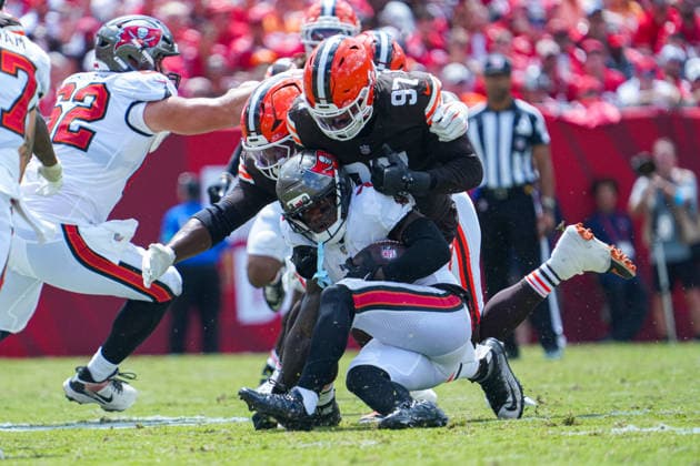 Cleveland Browns at Tampa Bay Buccaneers, Tampa Bay, Florida, USA Tampa Bay, Florida, USA, Septemer 20, Tampa Bay Buccaneers player Bucky Irving 7 gets tackled at Raymond James Stadium. Copyright: xMartyxJean-Louisx