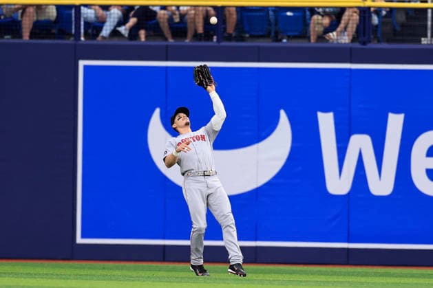 September 20, 2026, St. Petersburg, Florida, USA: Boston Red Sox center fielder Jarren Duran (16) catches a fly ball off the bat of Tampa Bay Rays shortstop Taylor Walls (6) during an MLB, Baseball Herren, USA game on September 20, 2026 at Tropicana Field. The Rays beat the Red Sox 5-1. St. Petersburg USA - ZUMAh180 20260920_zsp_h180_023 Copyright: xKimxHukarix