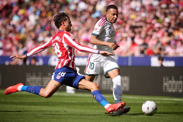 Atletico de Madrid™s Marc Pubill (l) and Real Madrid CF™s Kylian Mbappe during La Liga match. September 20 ,2026. (20260920149)