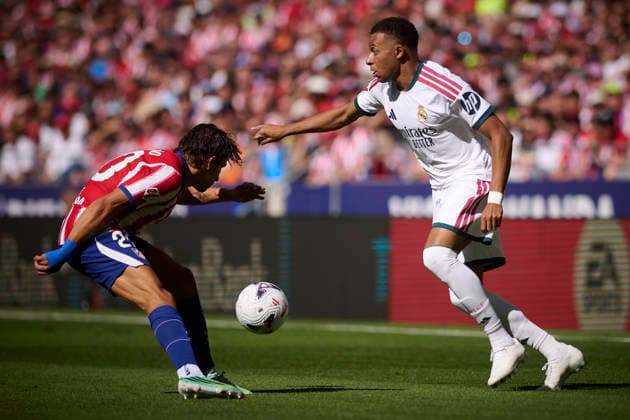 ATLETICO DE MADRID v REAL MADRID. LA LIGA 2026 2027. ROUND 7. Atletico de Madrid™s Giuliano Simeone (l) and Real Madrid CF™s Kylian Mbappe during La Liga match. September 20 ,2026. (ALTERPHOTOS Ropero) MadridSpain  Copyright: xRoperox