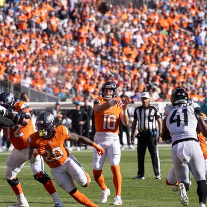 Sep 20, 2026; during the game between the Denver Broncos and Jacksonville Jaguars in Denver, CO, USA; at Empower Field at Mile High. Mandatory Credit: -Cal Media NFL, American Football Herren, USA 2026: Jaguars Vs Broncos SEP 20  - ZUMAc04_ 20260920_zma_c04_251 Copyright: xDerekxRegensburgerx