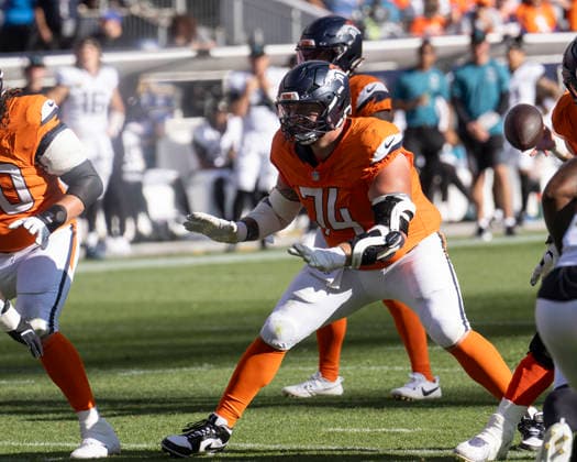 Sep 20, 2026; Denver Broncos guard Ben Powers (74) sets to block during the game between the Denver Broncos and Jacksonville Jaguars in Denver, CO, USA; at Empower Field at Mile High. Mandatory Credit: -Cal Media NFL, American Football Herren, USA 2026: Jaguars Vs Broncos SEP 20  - ZUMAc04_ 20260920_zma_c04_256 Copyright: xDerekxRegensburgerx