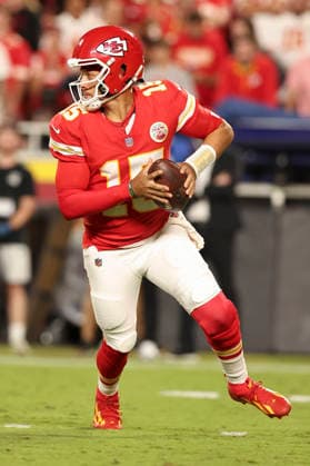 KANSAS CITY, MO - SEPTEMBER 20: Patrick Mahomes 15 of the Kansas City Chiefs rolls out in the second quarter of an NFL, American Football Herren, USA game between the Indianapolis Colts and Kansas City Chiefs on Sep 20, 2026 at Arrowhead Stadium in Kansas City, MO. (Photo by Scott Winters Icon Sportswire) NFL: SEP 20 Colts at Chiefs EDITORIAL USE ONLY Icon2609200656