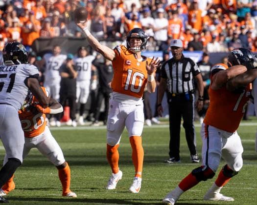 Sep 20, 2026; Denver Broncos quarterback Bo Nix (10) throws a pass during the game between the Denver Broncos and Jacksonville Jaguars in Denver, CO, USA; at Empower Field at Mile High. Mandatory Credit: -Cal Media NFL, American Football Herren, USA 2026: Jaguars Vs Broncos SEP 20  - ZUMAc04_ 20260920_zma_c04_266 Copyright: xDerekxRegensburgerx