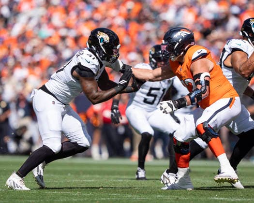 Sep 20, 2026; Jacksonville Jaguars defensive end Josh Hines-Allen (41) battles Denver Broncos offensive tackle Garett Bolles (72) during the game between the Denver Broncos and Jacksonville Jaguars in Denver, CO, USA; at Empower Field at Mile High. Mandatory Credit: -Cal Media NFL, American Football Herren, USA 2026: Jaguars Vs Broncos SEP 20  - ZUMAc04_ 20260920_zma_c04_274 Copyright: xDerekxRegensburgerx