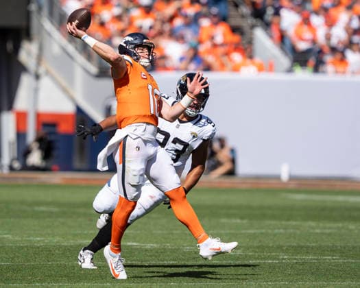 Sep 20, 2026; Denver Broncos quarterback Bo Nix (10) launches a deep ball during the game between the Denver Broncos and Jacksonville Jaguars in Denver, CO, USA; at Empower Field at Mile High. Mandatory Credit: -Cal Media NFL, American Football Herren, USA 2026: Jaguars Vs Broncos SEP 20  - ZUMAc04_ 20260920_zma_c04_287 Copyright: xDerekxRegensburgerx