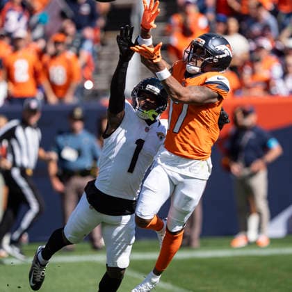 Sep 20, 2026; Denver Broncos wide receiver Jaylen Waddle (17) reaches out for a pass during the game between the Denver Broncos and Jacksonville Jaguars in Denver, CO, USA; at Empower Field at Mile High. Mandatory Credit: -Cal Media - ZUMAc04_ 20260920_zma_c04_290 Copyright: xDerekxRegensburgerx