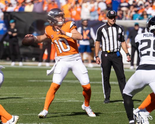 Sep 20, 2026; Denver Broncos quarterback Bo Nix (10) throws a pass during the game between the Denver Broncos and Jacksonville Jaguars in Denver, CO, USA; at Empower Field at Mile High. Mandatory Credit: -Cal Media - ZUMAc04_ 20260920_zma_c04_316 Copyright: xDerekxRegensburgerx
