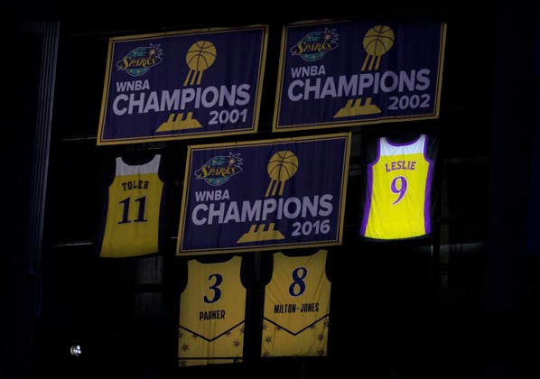 September 20, 2026, Los Angeles, California, USA: Lisa LeslieÃ¢â‚¬â ¢s hanged jersey during a ceremony honoring Lisa Leslie at halftime during the game between the Los Angeles Sparks and the Portland Fire on Sunday September 20, 2026 at Crypto.com Arena in Los Angeles, California. ARIANA RUIZ PI Los Angeles USA - ZUMAp124 20260920_zaa_p124_010 Copyright: xArianaxRuizx