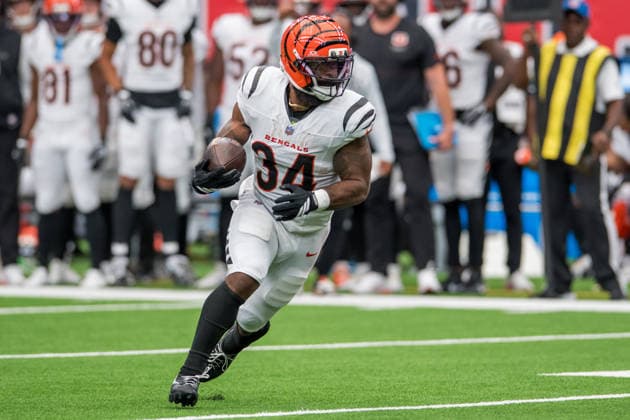 September 20, 2026: Cincinnati Bengals running back Samaje Perine (34) carries the ball during a game between the Cincinnati Bengals and the Houston Texans in Houston, TX. .. CSM NFL, American Football Herren, USA 2026: Bengals Vs Texans SEP 20  - ZUMAc04_ 20260920_zma_c04_394 Copyright: xTraskxSmithx