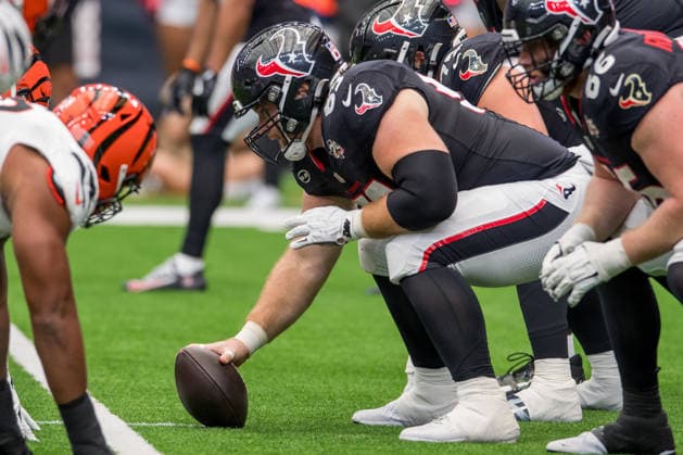 September 20, 2026: Houston Texans center Evan Brown (63) during a game between the Cincinnati Bengals and the Houston Texans in Houston, TX. .. CSM NFL, American Football Herren, USA 2026: Bengals Vs Texans SEP 20  - ZUMAc04_ 20260920_zma_c04_398 Copyright: xTraskxSmithx