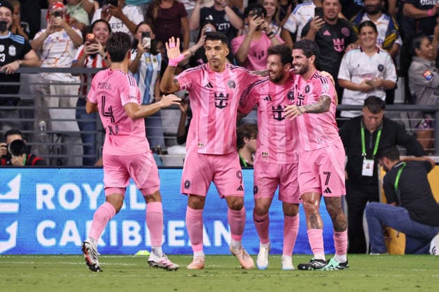 September 20, 2026, Miami, Florida, USA: From (L-R), Inter Miami CF defender FACUNDO MURA (4), Inter Miami CF forward LUIS SUAREZ (9), Inter Miami CF forward LIONEL MESSI (10) and Inter Miami CF midfielder RODRIGO de PAUL (7) celebrate a goal scored during a 2026 MLS, Fussball Herren, USA soccer match between Inter Miami CF and San Diego FC. Soccer 2026: Inter Miami CF 2:2 San Diego FC.  - ZUMAa257 20260920_zsp_a257_007 Copyright: xChrisxArjoonx