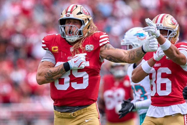 SANTA CLARA, CA - SEPTEMBER 20: Tight end George Kittle (85) of the San Francisco 49ers signals for a first down after a catch against the Miami Dolphins in the third quarter of a game at Levi s Stadium on September 20, 2026 in Santa Clara, California. (Photo by Robin Alam Icon Sportswire) NFL, American Football Herren, USA SEP 20 Dolphins at 49ers EDITORIAL USE ONLY Icon1642509281149