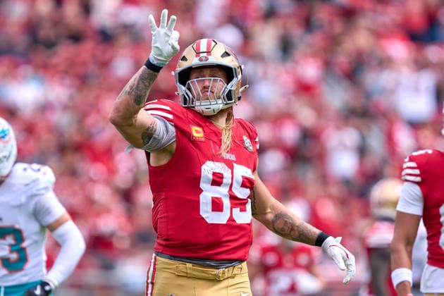 SANTA CLARA, CA - SEPTEMBER 20: Tight end George Kittle (85) of the San Francisco 49ers signals for a first down after a catch against the Miami Dolphins in the third quarter of a game at Levi s Stadium on September 20, 2026 in Santa Clara, California. (Photo by Robin Alam Icon Sportswire) NFL, American Football Herren, USA SEP 20 Dolphins at 49ers EDITORIAL USE ONLY Icon1642509281249