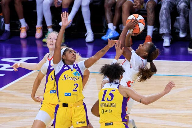 September 20, 2026, Los Angeles, California, USA: Charisma Osborne 24 of the Portland Fire attempts a fadeaway shot as Chance Gray 2 and Ndjakalenga Mwenentanda 15 of the Los Angeles Sparks defends the basket during their regular season WNBA, Basketball Damen, USA game on Sunday September 20, 2026 at Crypto.com Arena in Los Angeles, California. Sparks defeat Fire, 105-84. ARIANA RUIZ PI Sparks Defeat Fire, 105-84 - ZUMAp124 20260920_zaa_p124_123 Copyright: xArianaxRuizx