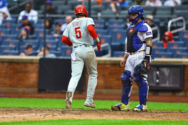 MLB, Baseball Herren, USA Philadelphia Phillies Vs. New York Mets Philadelphia Phillies Bryson Stott 5 scores during the eighth inning of a baseball game against the New York Mets at Citi Field in Corona, on September 20, 2026. Flushing N.Y. United States  Copyright: xGordonxDonovanx originalFilename:donovan-mlbphila260920_np83J.jpg