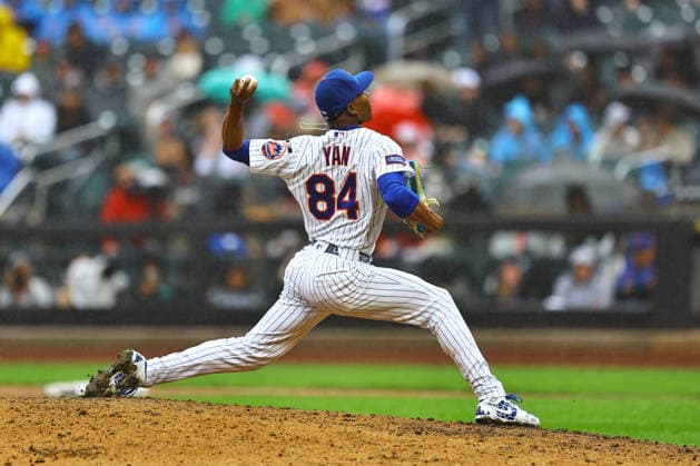 MLB, Baseball Herren, USA Philadelphia Phillies Vs. New York Mets New York Mets relief pitcher Jefry Yan 84 fields and throws to first base during the seventh inning of a baseball game against the Philadelphia Phillies at Citi Field in Corona, on September 20, 2026. Flushing N.Y. United States  Copyright: xGordonxDonovanx originalFilename:donovan-mlbphila260920_npEPa.jpg