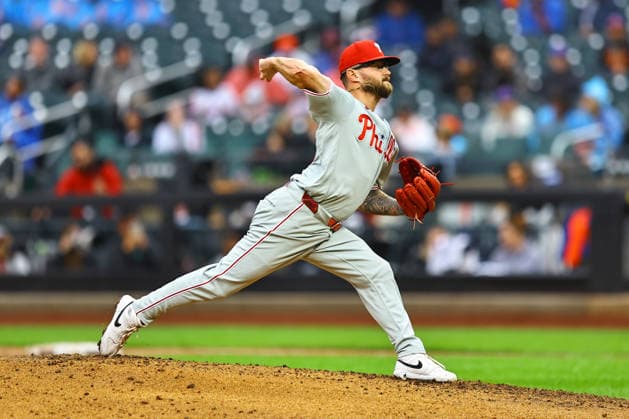 MLB, Baseball Herren, USA Philadelphia Phillies Vs. New York Mets Philadelphia Phillies relief pitcher Chase Shugart 55 throws during the eighth inning of a baseball game against the New York Mets at Citi Field in Corona, on September 20, 2026. Flushing N.Y. United States  Copyright: xGordonxDonovanx originalFilename:donovan-mlbphila260920_npiHS.jpg
