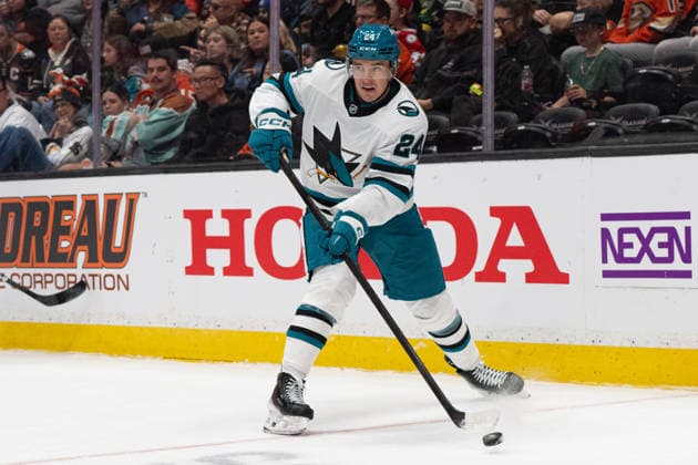NHL, Eishockey Herren, USA San Jose Sharks At Anaheim Ducks San Jose Sharks defender Libor Hajek (24) skates with the puck during an NHL game between the San Jose Sharks and the Anaheim Ducks at Honda Center in Anaheim, on September 20, 2026. Anaheim California United States  Copyright: xEdwinxSox originalFilename:so-nhlsanjo260920_npowp.jpg