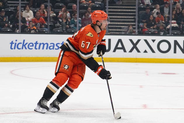 NHL, Eishockey Herren, USA San Jose Sharks At Anaheim Ducks Anaheim Ducks defender Tristan Luneau (67) skates with the puck during an NHL game between the San Jose Sharks and the Anaheim Ducks at Honda Center in Anaheim, on September 20, 2026. Anaheim California United States  Copyright: xEdwinxSox originalFilename:so-nhlsanjo260920_npU5N.jpg
