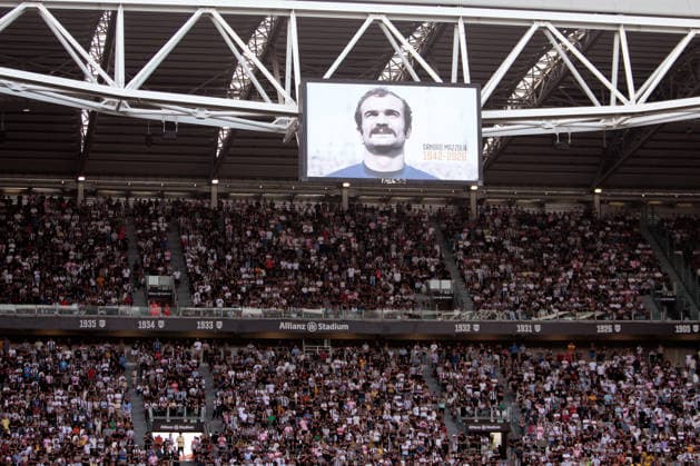 Football, Italy, mourning the loss of Sandro Mazzola