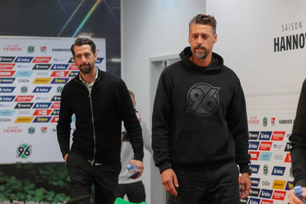 September 21, 2026, xtgx, Soccer, 2. Bundesliga, Hannover 96, press conference with coach Sandro Wagner, emspor, from left: Jonas Boldt (Hannover), sporting director, and Sandro Wagner. DFL and DFB regulations prohibit any use of photographs as image sequences and or quasi-video. Hannover