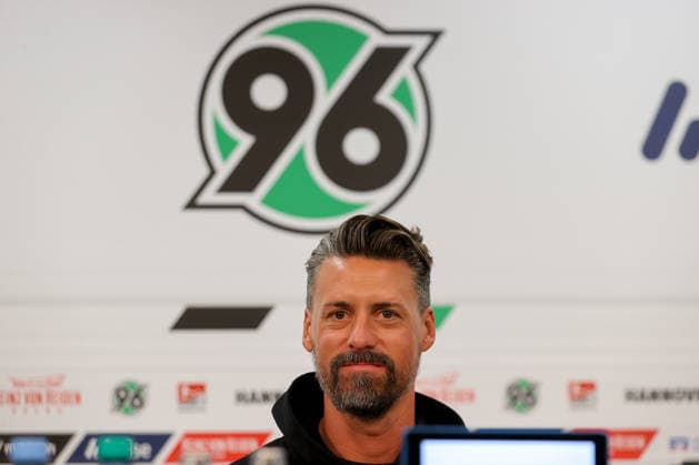 September 21, 2026, xtgx, Soccer, 2. Bundesliga, Hannover 96, Press Conference with Coach Sandro Wagner, emspor, from left: Sandro Wagner becomes the new head coach at Hannover 96, Portrait, Portrait, Single Image DFL DFB REGULATIONS PROHIBIT ANY USE OF PHOTOGRAPHS as IMAGE SEQUENCES and or QUASI-VIDEO Hannover