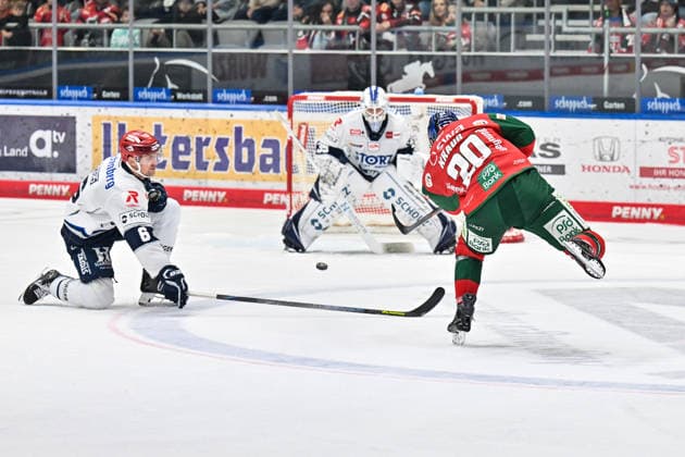 Penny DEL Augsburger Panther Schwenninger Wild Wings, September 20, 2026, AUGSBURG, GERMANY September 20. Pictured: A shot on goal by Philipp KRAUß of the Augsburger Panther (20), while Alexander PETERS of the Schwenninger Wild Wings (6) is unable to make a save. Copyright: xBEAUTIFULxSPORTS Goldbergx
