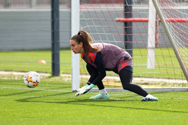 Ena Mahmutovic, FC Bayern Munich, No. 01 with the ball, GER, FC Bayern Munich Women s Final Training Session, Soccer, UEFA Women s Champions League, 2026–2027 Season, September 21, 2026, GER, FC Bayern Munich Women s Final Training Session, Soccer, UEFA Women s Champions League, 2026–2027 Season, September 21, 2026, Munich Copyright: xEibner-Pressefoto JennixMaulx EP_JML