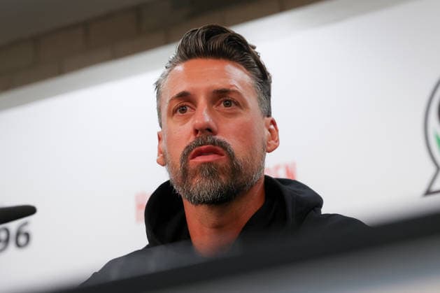 September 21, 2026, xtgx, Soccer, 2. Bundesliga, Hannover 96, Press Conference with Coach Sandro Wagner, emspor, from left: Sandro Wagner becomes the new head coach of Hannover 96, Portrait, Portrait, Single Image DFL DFB REGULATIONS PROHIBIT ANY USE OF PHOTOGRAPHS as IMAGE SEQUENCES and or QUASI-VIDEO Hannover