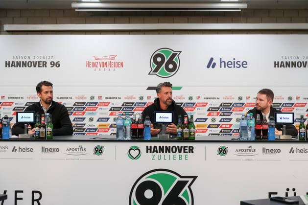 September 21, 2026, xtgx, Soccer, 2. Bundesliga, Hannover 96, press conference with coach Sandro Wagner, emspor, from left: Jonas Boldt (Hannover), sporting director, Sandro Wagner. DFL and DFB regulations prohibit any use of photographs as image sequences and or quasi-video. Hannover