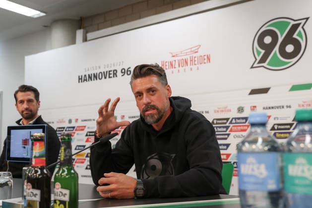 September 21, 2026, xtgx, Soccer, 2nd Bundesliga, Hannover 96, press conference with coach Sandro Wagner, emspor; from left: Sandro Wagner becomes the new head coach at Hannover 96. DFL and DFB regulations prohibit any use of photographs as image sequences and or quasi-video. Hannover