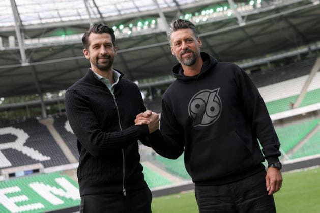 September 21, 2026, xtgx, Soccer, 2. Bundesliga, Hannover 96 Press Conference with Coach Sandro Wagner, emspor; from left: Jonas Boldt (Hannover), Director of Sports, and Sandro Wagner (Hannover), Coach. DFL and DFB regulations prohibit any use of photographs as image sequences and or quasi-video. Hannover