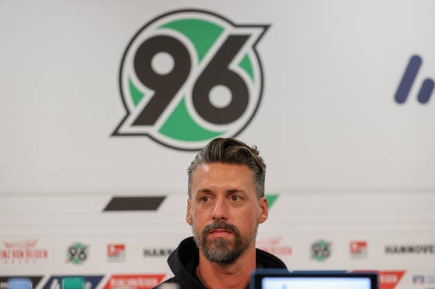September 21, 2026, xtgx, Soccer, 2. Bundesliga, Hannover 96, Press Conference with Coach Sandro Wagner, emspor, from left: Sandro Wagner becomes the new head coach of Hannover 96, Portrait, Portrait, Single Image DFL DFB REGULATIONS PROHIBIT ANY USE OF PHOTOGRAPHS as IMAGE SEQUENCES and or QUASI-VIDEO Hannover