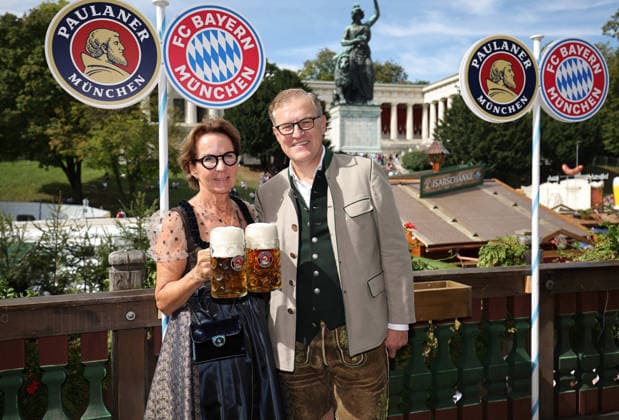 FC Bayern Munich at the 2026 Oktoberfest: Jan Christian Dreesen with his wife Elke on September 20, 2026, at the Oktoberfest in Käfer’s Wiesen Schänke on the Theresienwiese in Munich. Photo: FC Bayern Munich. FC Bayern Munich at the 2026 Oktoberfest6