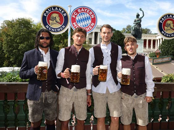 FC Bayern Munich at the 2026 Oktoberfest: Serge Gnabry, Tom Bischof, Manuel Neuer, and Lennart Karl on September 20, 2026, at the Oktoberfest in Käfer’s Wiesen Schänke on the Theresienwiese in Munich. Photo: FC Bayern Munich FC Bayern Munich at the 2026 Oktoberfest