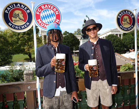 FC Bayern Munich at Oktoberfest 2026: Michael Olise and Jamal Musiala on September 20, 2026, at Oktoberfest in Käfer’s Wiesen Schänke on the Theresienwiese in Munich. Photo: FC Bayern Munich. FC Bayern Munich at Oktoberfest 2026