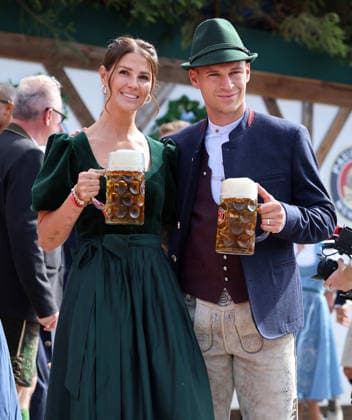 FC Bayern Munich at the 2026 Oktoberfest: Joshua Kimmich with his wife Lina on September 20, 2026, at the Oktoberfest in Käfer’s Wiesen Schänke on the Theresienwiese in Munich. Photo: FC Bayern Munich. FC Bayern Munich at the 2026 Oktoberfest26