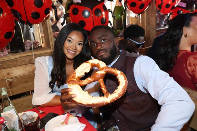 FC Bayern Munich at the 2026 Oktoberfest: Dayot Upamecano with his wife Sydney on September 20, 2026, at the Oktoberfest in Käfer’s Wiesen Schänke on the Theresienwiese in Munich. Photo: FC Bayern Munich. FC Bayern Munich at the 2026 Oktoberfest26 776565444