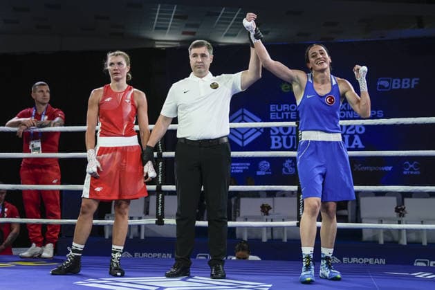European Boxing Championships in Sofia SOFIA, BULGARIA - SEPTEMBER 21: Turkish boxer Gizem Ozer (blue) competes against Polish opponent Aneta Rygielska (red) during their women s 60kg match at the 2026 European Boxing Championships at Asics Arena in Sofia, Bulgaria, on September 21, 2026. Osmancan Gurdogan Anadolu Sofia Bulgaria. Editorial use only. Please get in touch for any other usage.  Copyright: x2026xAnadoluxOsmancanxGurdoganx