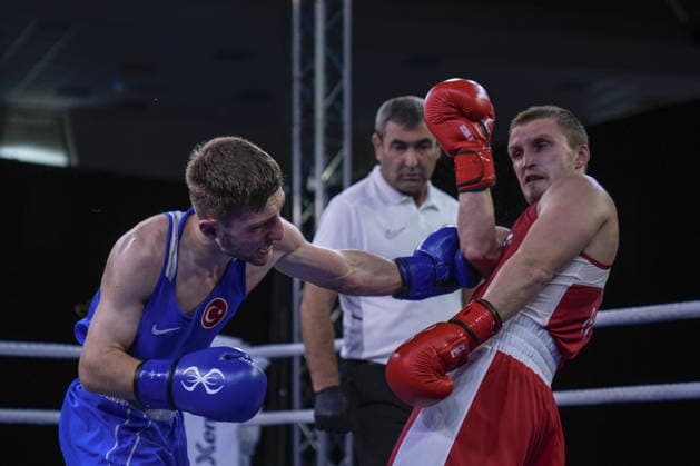 European Boxing Championships in Sofia SOFIA, BULGARIA - SEPTEMBER 21: Turkish boxer Mehmethan Cinar (blue) competes against Russian opponent Vsevolod Shumkov (red) during their men s 60kg match at the 2026 European Boxing Championships at Asics Arena in Sofia, Bulgaria, on September 21, 2026. Osmancan Gurdogan Anadolu Sofia Bulgaria. Editorial use only. Please get in touch for any other usage.  Copyright: x2026xAnadoluxOsmancanxGurdoganx