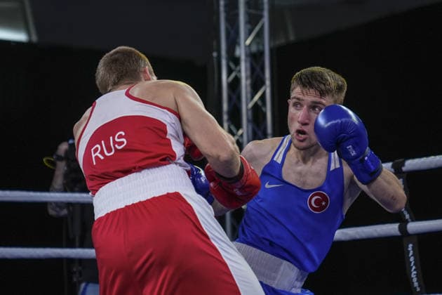 European Boxing Championships in Sofia SOFIA, BULGARIA - SEPTEMBER 21: Turkish boxer Mehmethan Cinar (blue) competes against Russian opponent Vsevolod Shumkov (red) during their men s 60kg match at the 2026 European Boxing Championships at Asics Arena in Sofia, Bulgaria, on September 21, 2026. Osmancan Gurdogan Anadolu Sofia Bulgaria. Editorial use only. Please get in touch for any other usage.  Copyright: x2026xAnadoluxOsmancanxGurdoganx